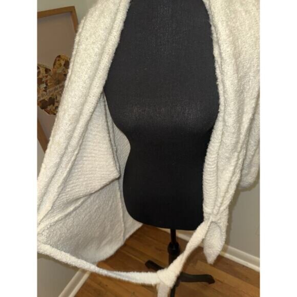 Vivienne Tam Women’s Cream Cozy Super Soft Robe Fluffy Size Medium - Picture 4 of 7